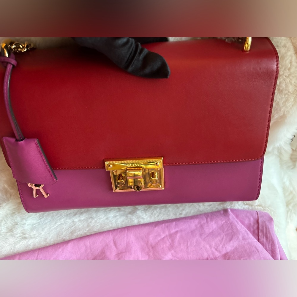 Large Gucci Pink & Red Leather Purse with Gold Lock/Key/Chain & COA - Picture 6 of 16